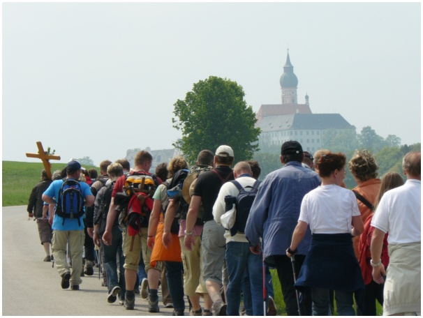 584x433 pixels (85K)